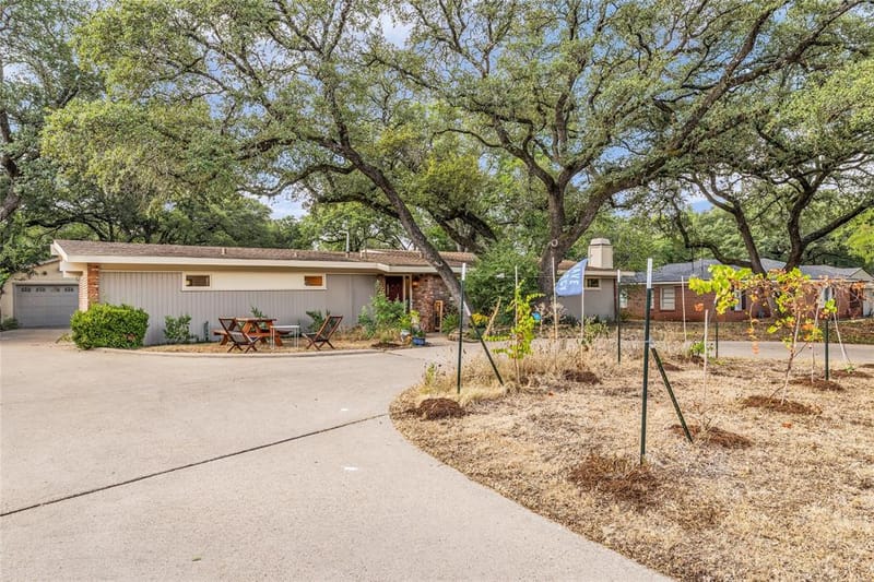 2112 Gregory Lane, Waco TX 76708 - Photo 4