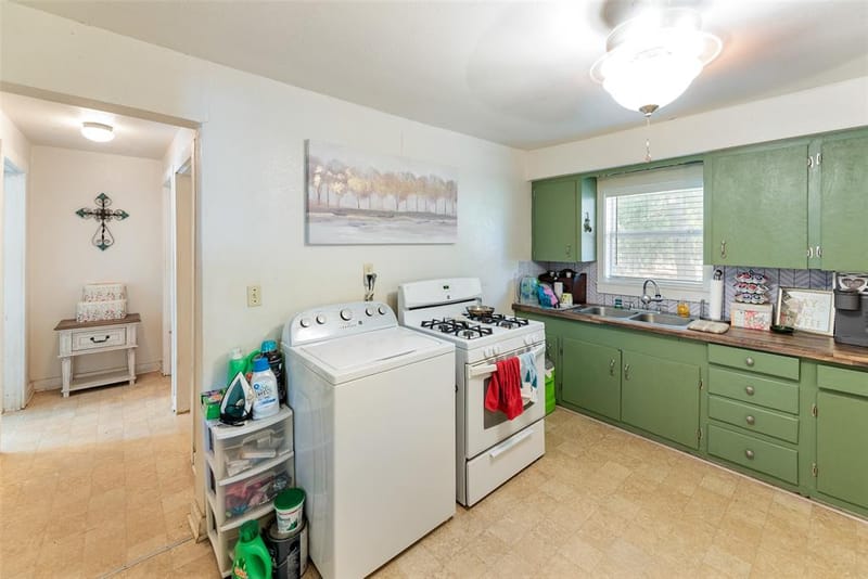 1306 W 10th Street, Mount Pleasant TX 75455 - Photo 6