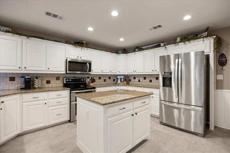 109 Casas Del Sur Street, Granbury TX 76049 - Photo 16