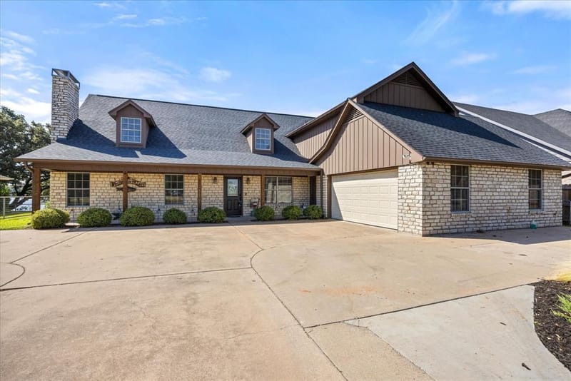 109 Casas Del Sur Street, Granbury TX 76049 - Photo 4
