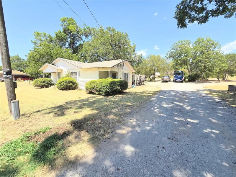 309 Decatur Street, Bowie TX 76230 - Photo 17