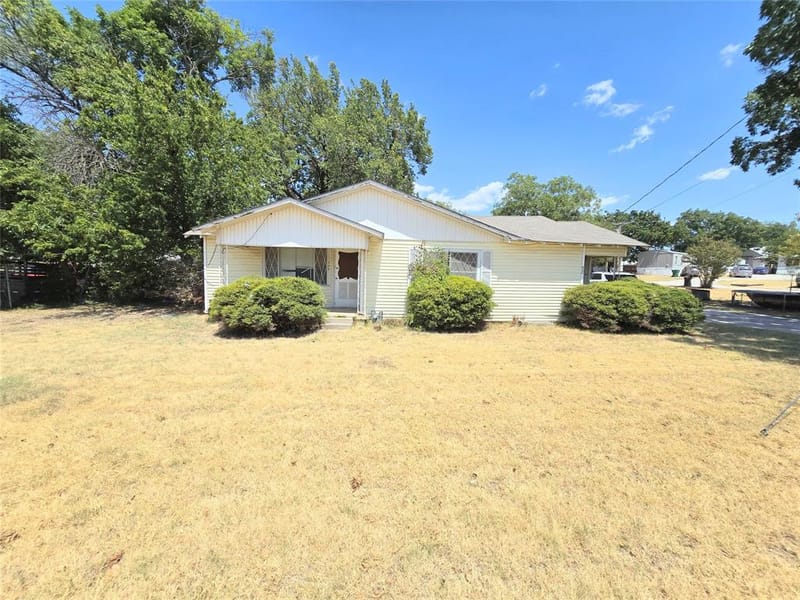 309 Decatur Street, Bowie TX 76230
