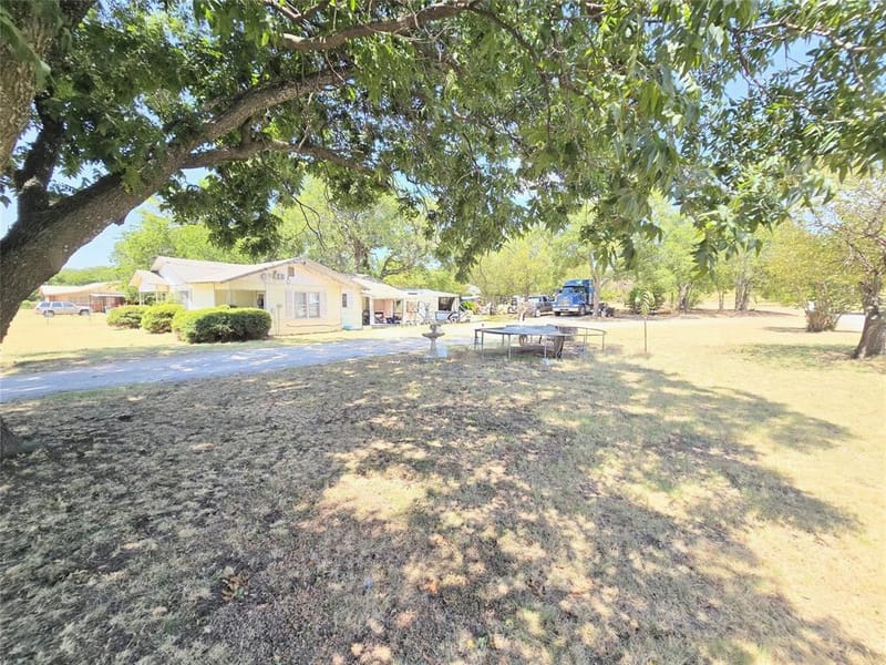 309 Decatur Street, Bowie TX 76230 - Photo 18