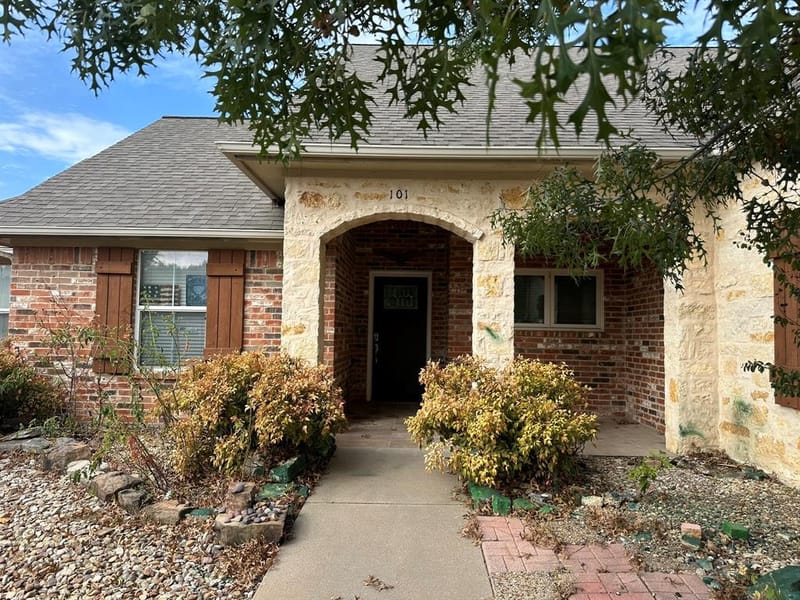 101 Creekside Drive, Glen Rose TX 76043 - Photo 4