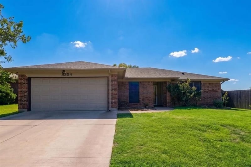 8204 Lara Lane, Watauga TX 76148