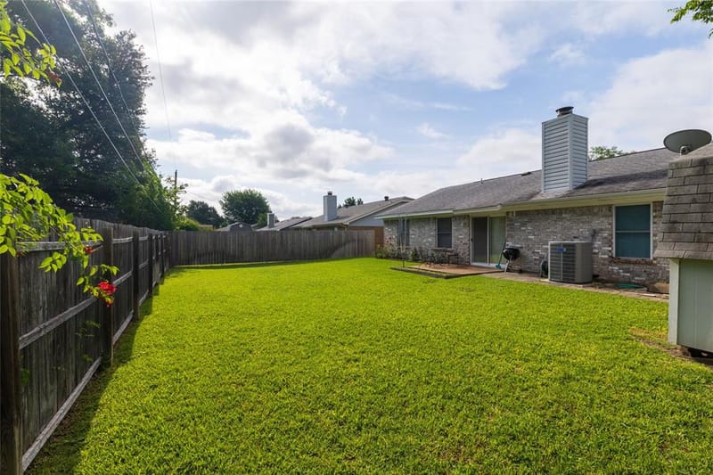 1309 Mercedes Street, Benbrook TX 76126 - Photo 9