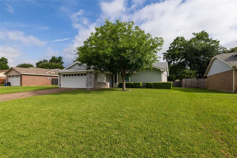 1309 Mercedes Street, Benbrook TX 76126 - Photo 4