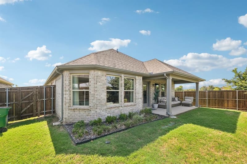 1048 Tarryhill Drive, Crowley TX 76036 - Photo 32