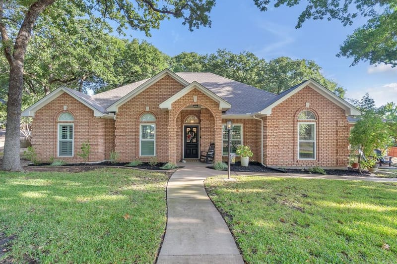 1809 Lakewood Drive, Weatherford TX 76087