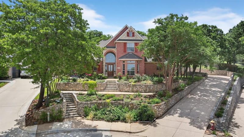 816 Lake View Court E, Crowley TX 76036 - Photo 39