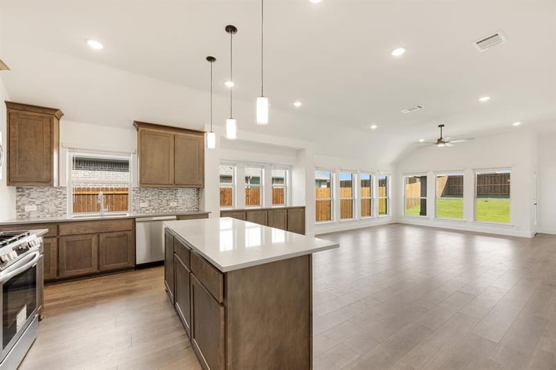 240 Claywood Drive, Glenn Heights TX 75154 - Photo 8