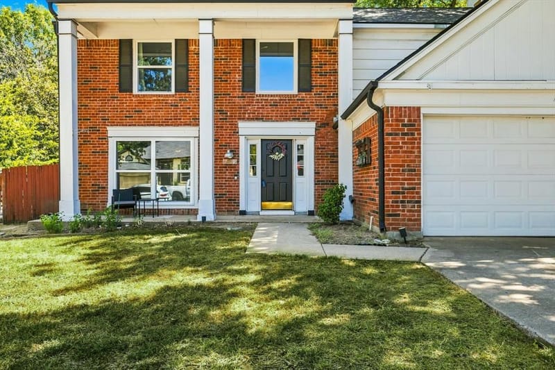 6832 Parkwood Drive, North Richland Hills TX 76182 - Photo 3