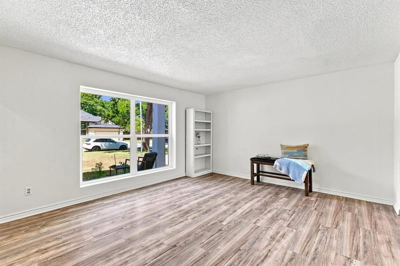 6832 Parkwood Drive, North Richland Hills TX 76182 - Photo 8