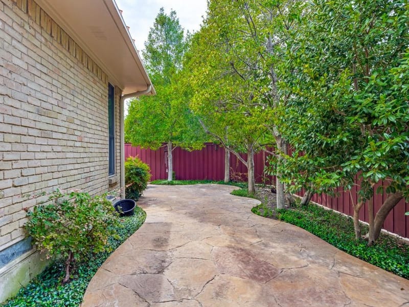 6153 Danbury Lane, Dallas TX 75214 - Photo 36