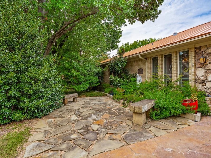 6153 Danbury Lane, Dallas TX 75214 - Photo 32