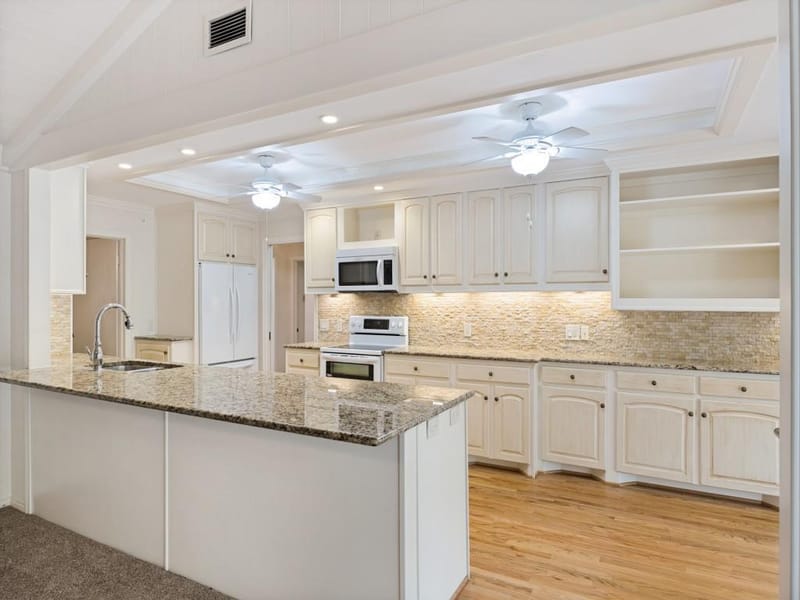 6153 Danbury Lane, Dallas TX 75214 - Photo 14