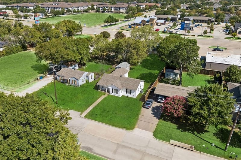 809 E Wall Street, Grapevine TX 76051
