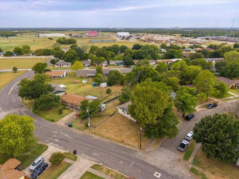 6522 Finch Drive, Greenville TX 75402 - Photo 31