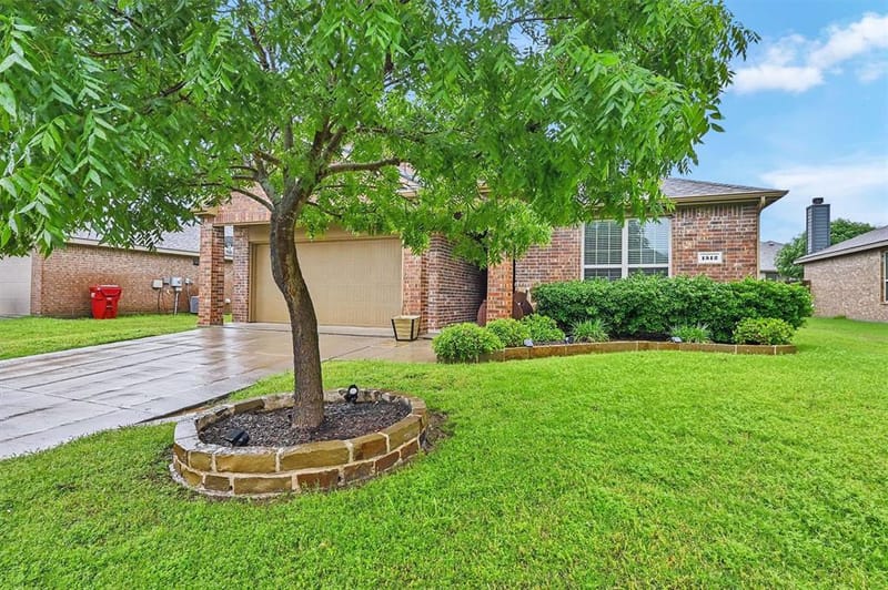 1512 Greenbrier Drive, Van Alstyne TX 75495 - Photo 2