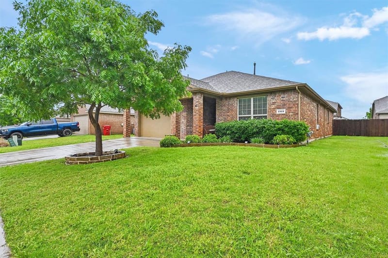 1512 Greenbrier Drive, Van Alstyne TX 75495 - Photo 3
