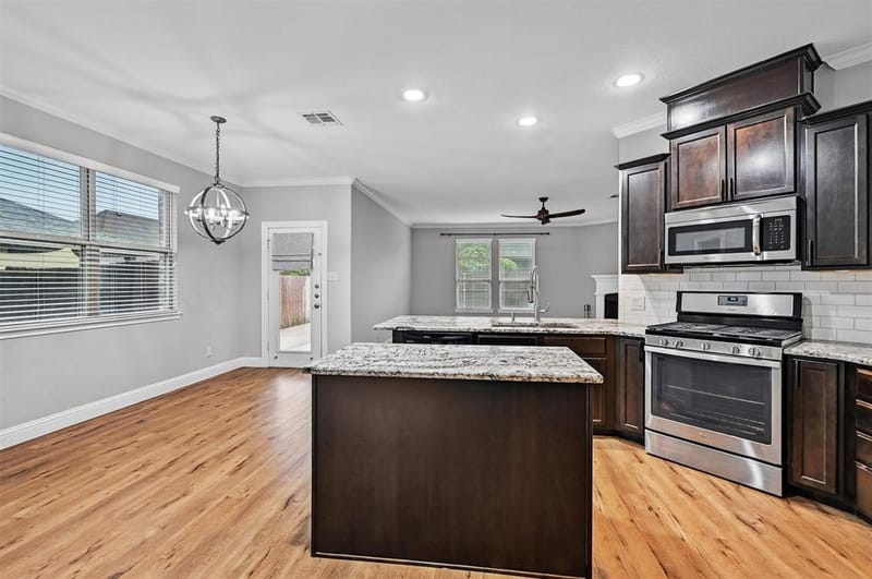 1512 Greenbrier Drive, Van Alstyne TX 75495 - Photo 8
