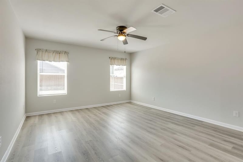 820 Sugartree Drive, Cleburne TX 76031 - Photo 12