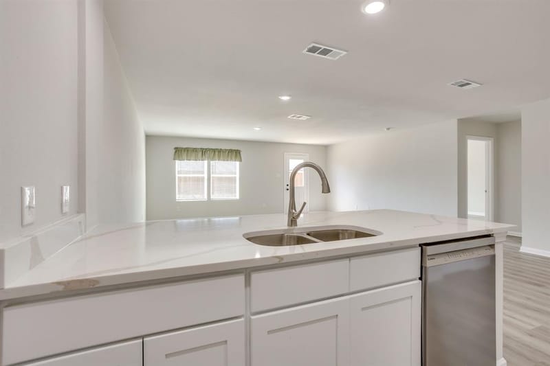 820 Sugartree Drive, Cleburne TX 76031 - Photo 8