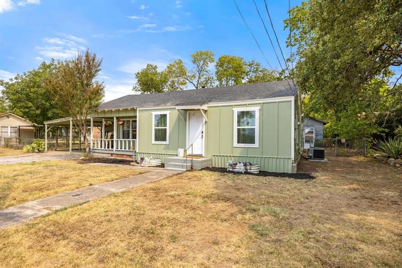 207 E 4th Street, Weatherford TX 76086