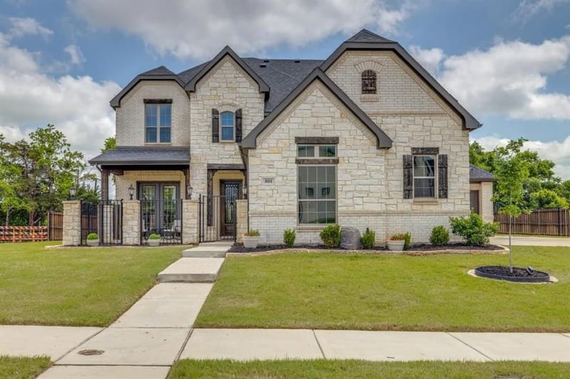 801 Toby Trail, Mansfield TX 76063