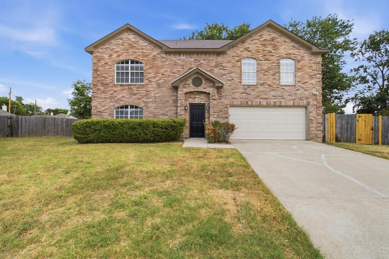 1512 Yellowbird Court, DeSoto TX 75115