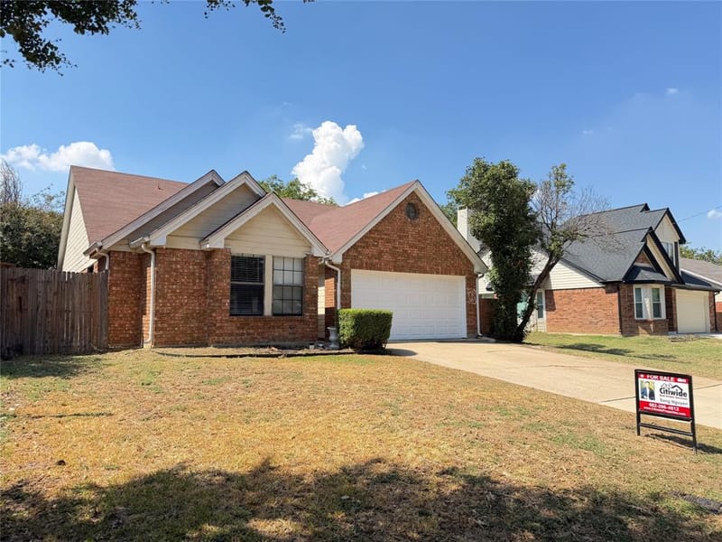 6008 Glenwood Drive, Arlington TX 76017 - Photo 2
