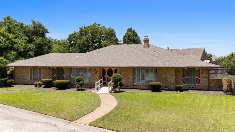 501 Jouette Street, Farmersville TX 75442