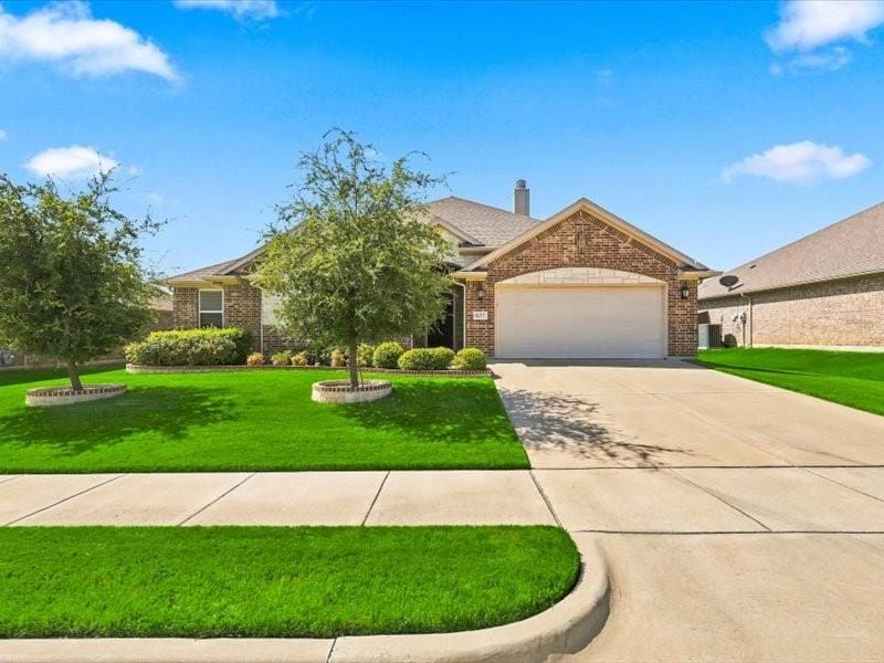 637 Piper Drive, Saginaw TX 76179