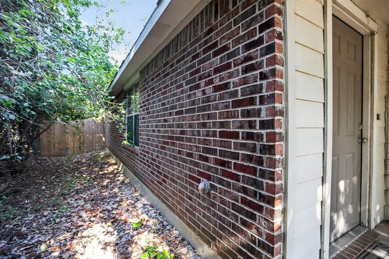 2752 Maegen Circle, Fort Worth TX 76112 - Photo 30