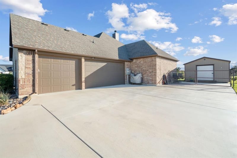 104 Carls Court, Boyd TX 76023 - Photo 23