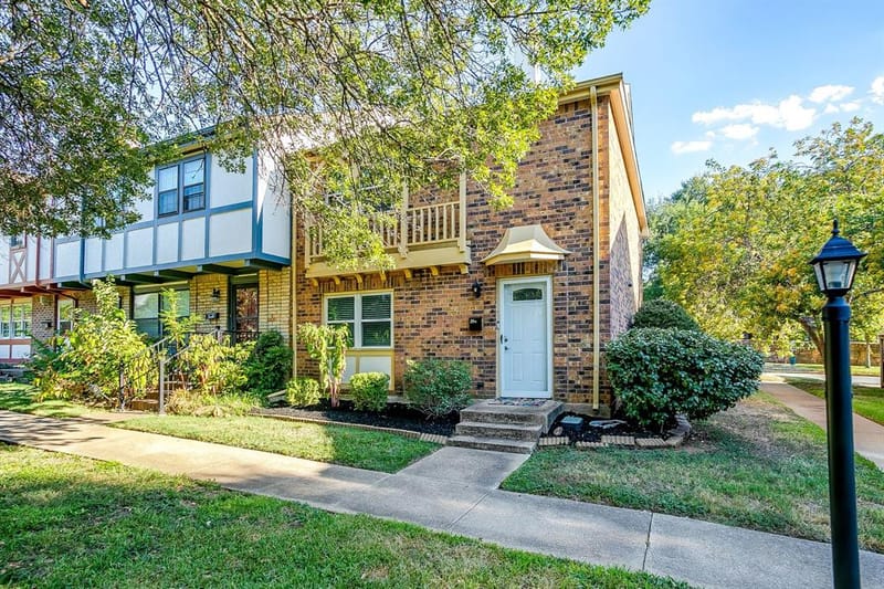 356 Westview Terrace, Arlington TX 76013 - Photo 2