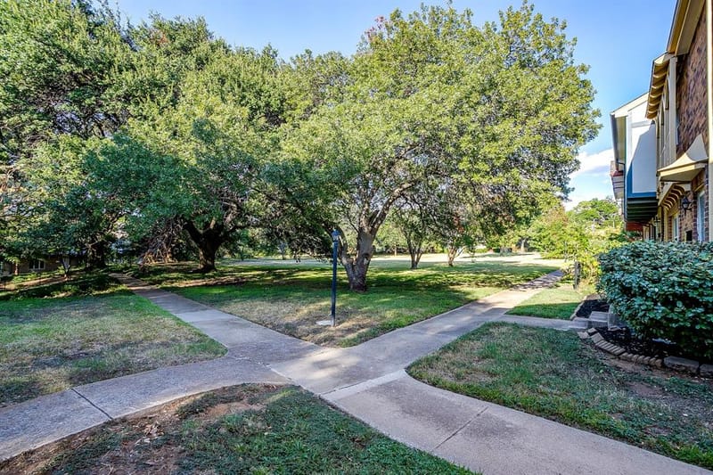 356 Westview Terrace, Arlington TX 76013 - Photo 35