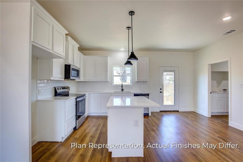 205 E Laura Avenue, Quinlan TX 75474 - Photo 6