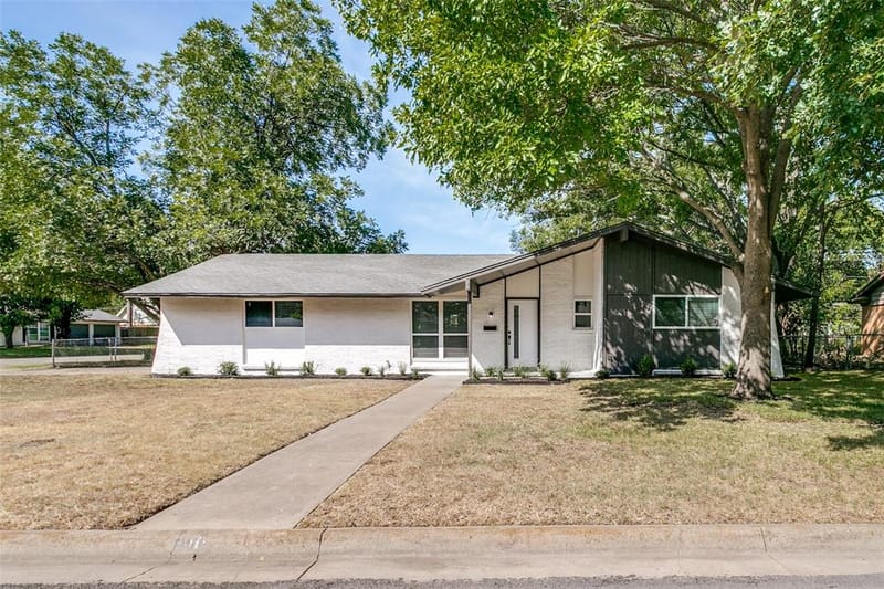 240 Collins Drive, Burleson TX 76028