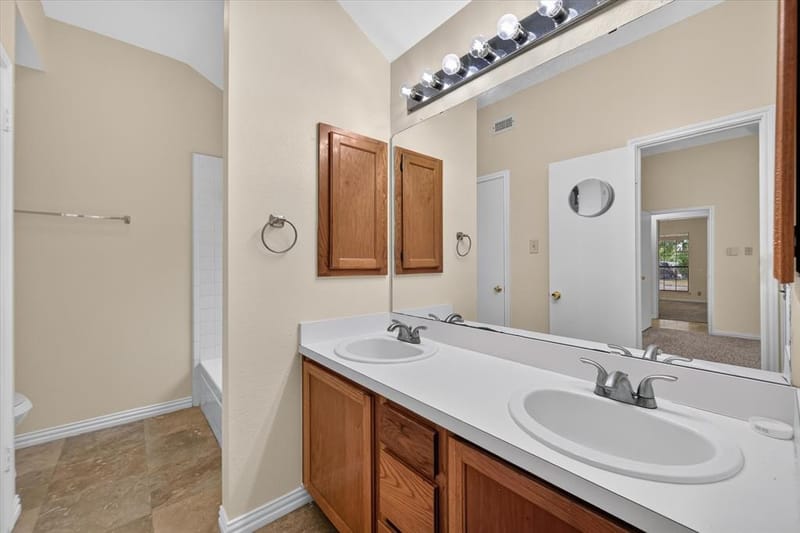 724 Lemons Street, Cedar Hill TX 75104 - Photo 8