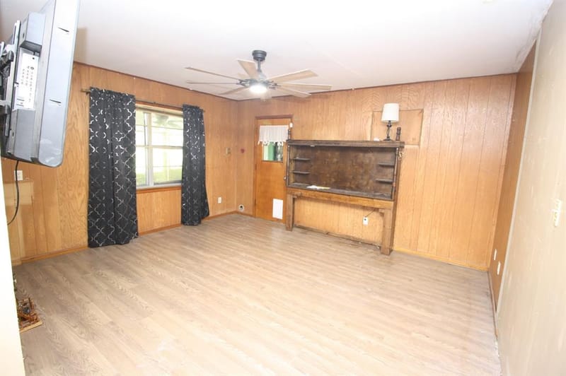 306 S Austin Street, Wolfe City TX 75496 - Photo 17