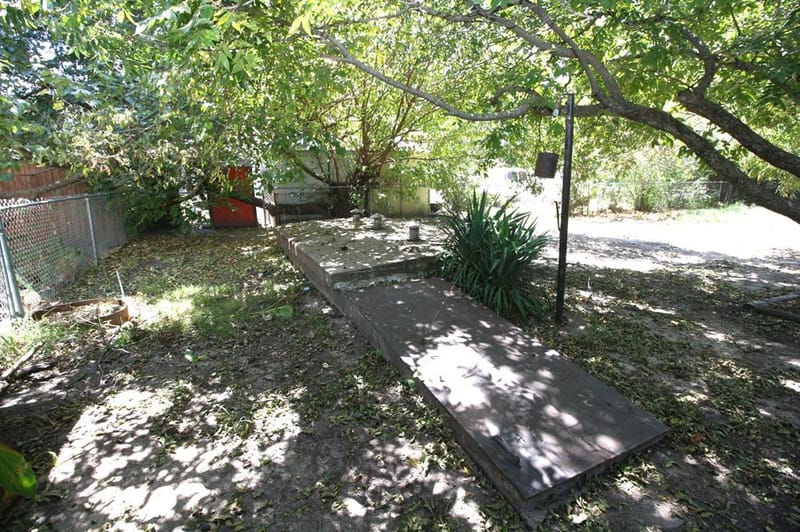 306 S Austin Street, Wolfe City TX 75496 - Photo 28