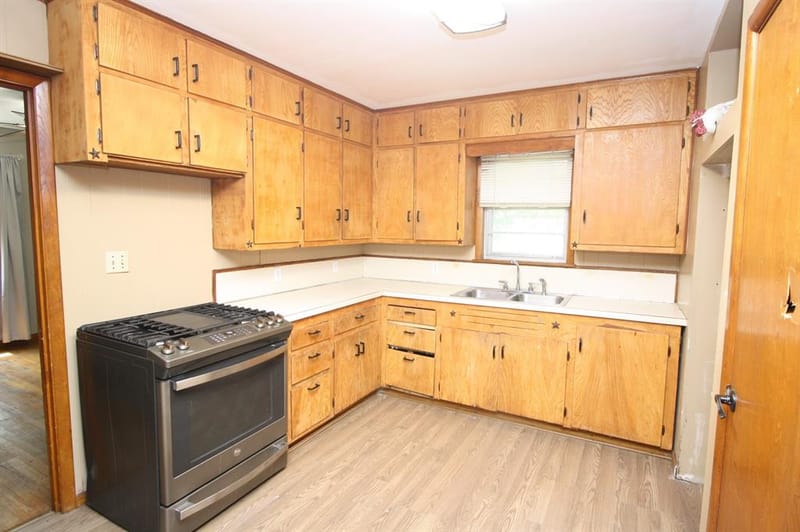 306 S Austin Street, Wolfe City TX 75496 - Photo 10