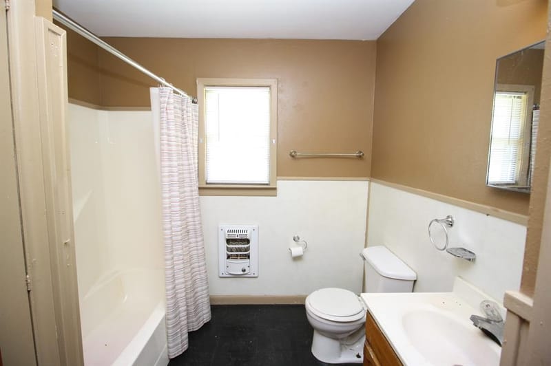 306 S Austin Street, Wolfe City TX 75496 - Photo 14