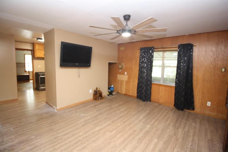 306 S Austin Street, Wolfe City TX 75496 - Photo 18