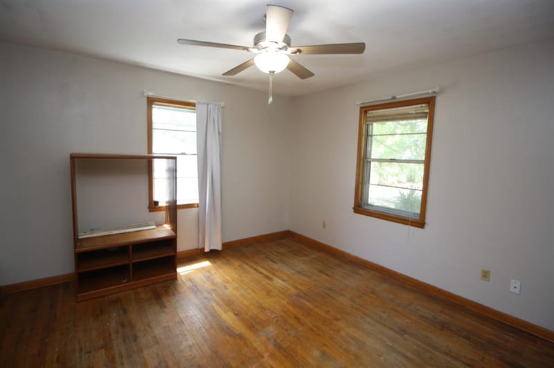 306 S Austin Street, Wolfe City TX 75496 - Photo 15