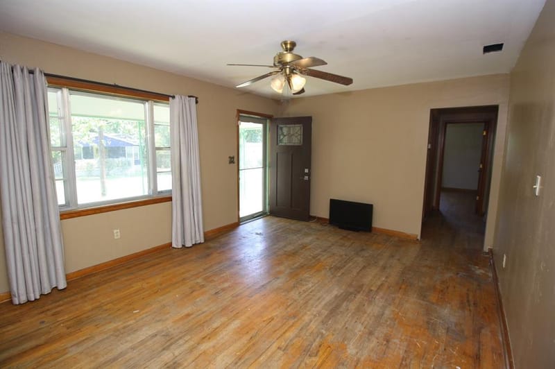 306 S Austin Street, Wolfe City TX 75496 - Photo 8