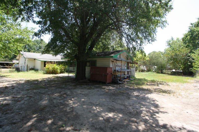 306 S Austin Street, Wolfe City TX 75496 - Photo 25