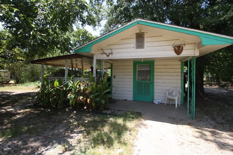 306 S Austin Street, Wolfe City TX 75496 - Photo 21