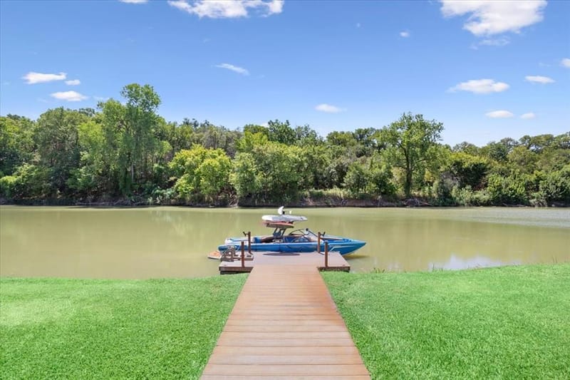 172 Brazos Point Drive, Waco TX 76705 - Photo 2